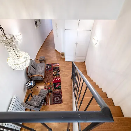 Nuovo Piazza Pitti Daire Floransa