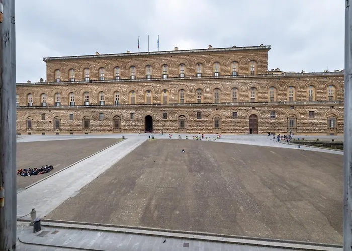Nuovo Piazza Pitti Florence